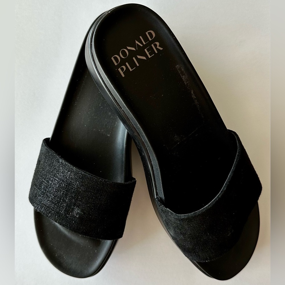 Donald Pliner Wedge Sandals 6M